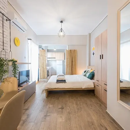 Stylish Athens Apartment Near With Acropolis & Metro-3